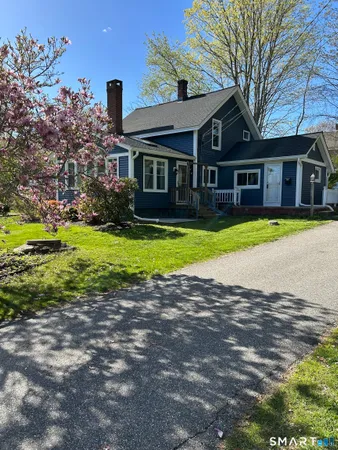 $1,995 | 24 North Main Street, Unit 2, East Hampton, CT 06424