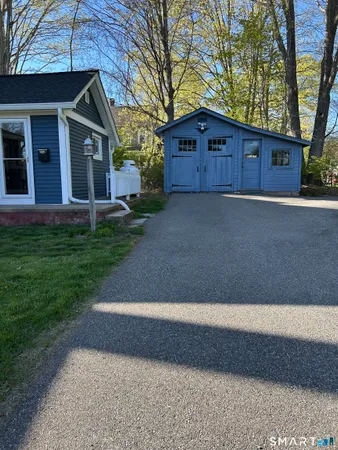 $1,995 | 24 North Main Street, Unit 2, East Hampton, CT 06424