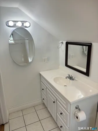 $1,995 | 24 North Main Street, Unit 2, East Hampton, CT 06424
