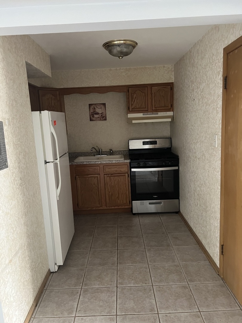 8739 South Roberts Road, Unit 2 Hickory Hills, IL 60457 - Photo 5 of 14
