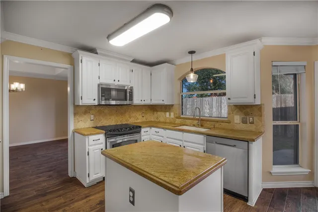 $275,000 | 4818 Lake Granbury Drive, Corpus Christi, TX 78413