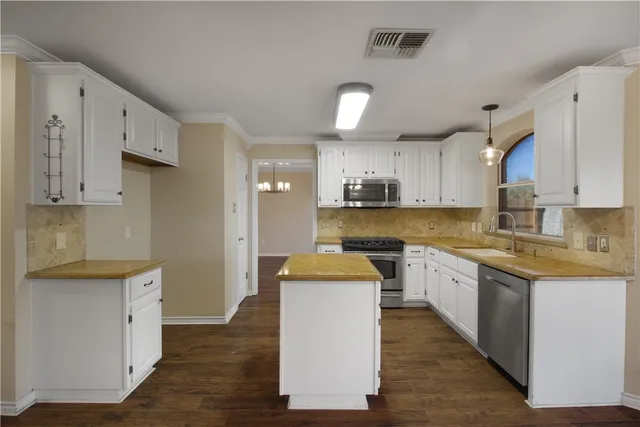 $275,000 | 4818 Lake Granbury Drive, Corpus Christi, TX 78413