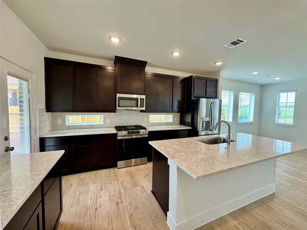 $2,600 | 1210 Shaded Rock Drive, Missouri City, TX 77459