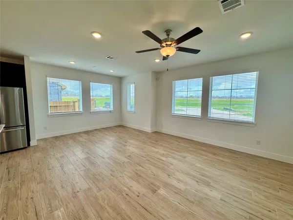 $2,600 | 1210 Shaded Rock Drive, Missouri City, TX 77459