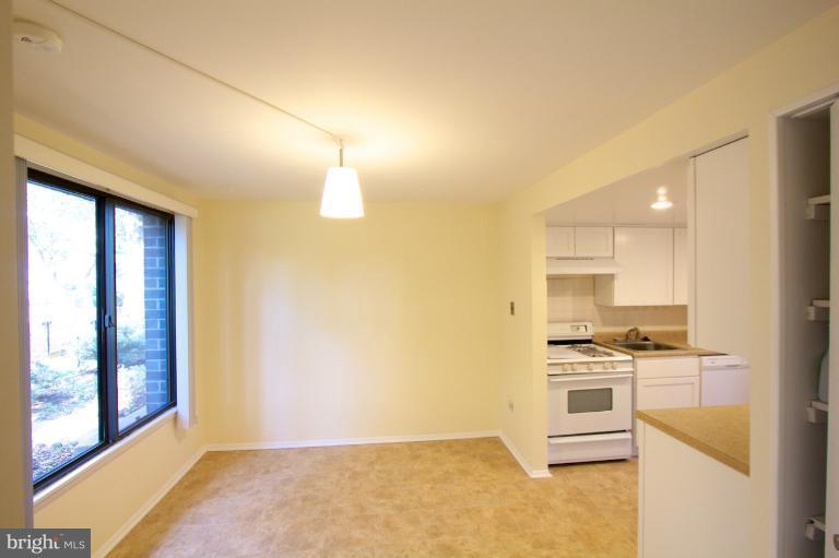 8955 Footed Ridge Columbia, MD 21045 - Photo 17 of 30 Dining Room