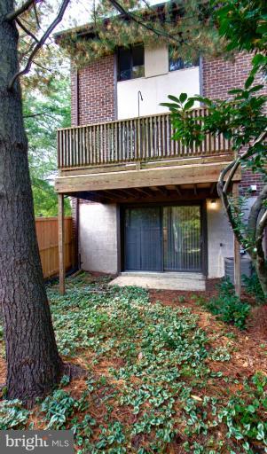 8955 Footed Ridge Columbia, MD 21045 - Photo 22 of 30 Exterior (Rear)