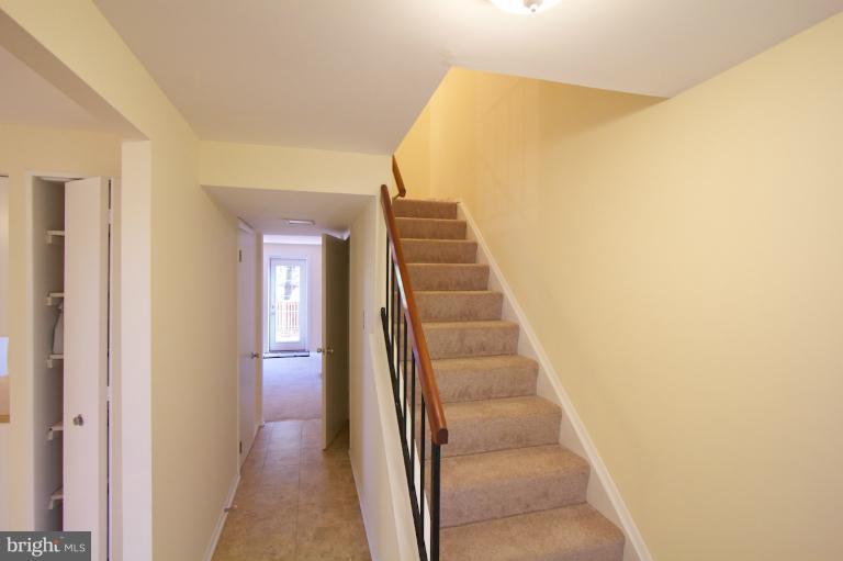 8955 Footed Ridge Columbia, MD 21045 - Photo 8 of 30 Interior (General)