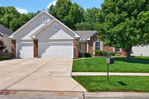 $409,900 | 1013 Roosevelt Drive, Wentzville, MO 63385