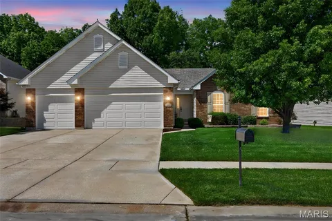 $409,900 | 1013 Roosevelt Drive, Wentzville, MO 63385
