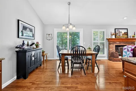 $409,900 | 1013 Roosevelt Drive, Wentzville, MO 63385
