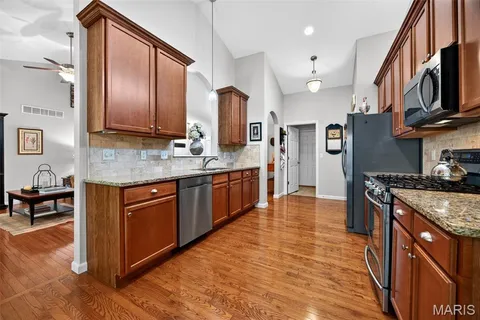 $409,900 | 1013 Roosevelt Drive, Wentzville, MO 63385