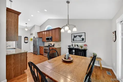 $409,900 | 1013 Roosevelt Drive, Wentzville, MO 63385