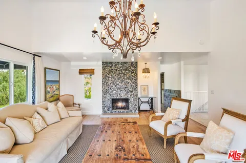 $3,795,000 | 6363 Zumirez Drive, Malibu, CA 90265