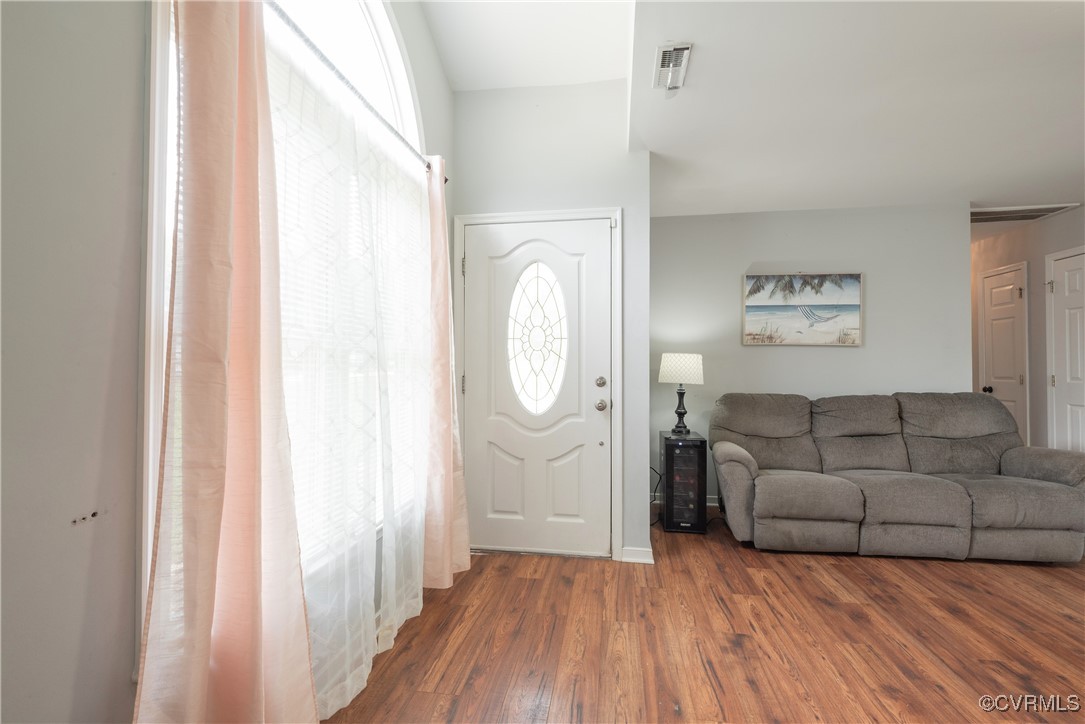 3124 Gregwood Road Midlothian, VA 23112 - Photo 4 of 31 Gallery Image 4