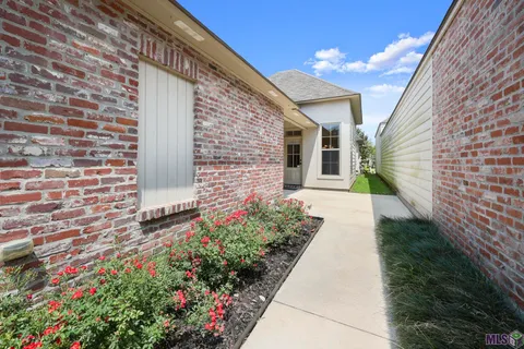$330,000 | 13980 Emmy Way Drive, Baton Rouge, LA 70810
