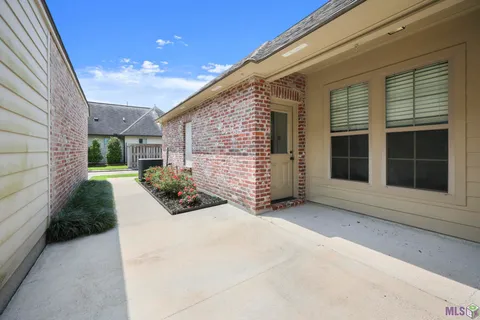 $330,000 | 13980 Emmy Way Drive, Baton Rouge, LA 70810