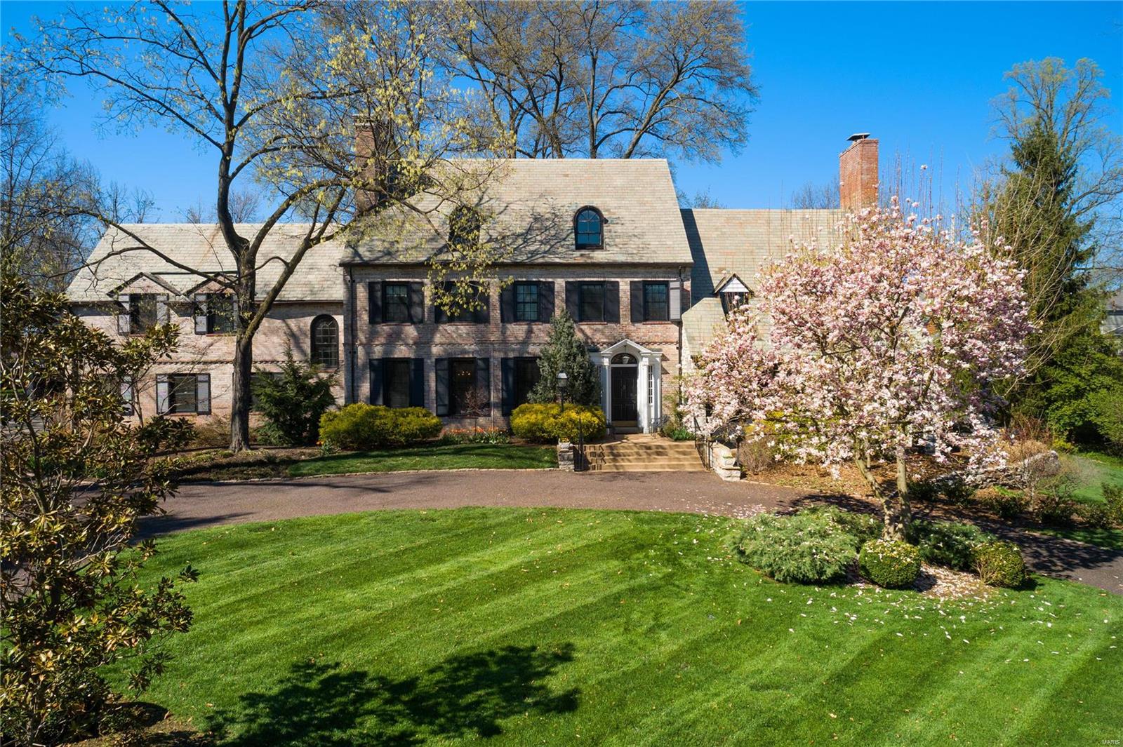 10 Carrswold Drive Clayton, MO 63105 - Photo 1 of 53