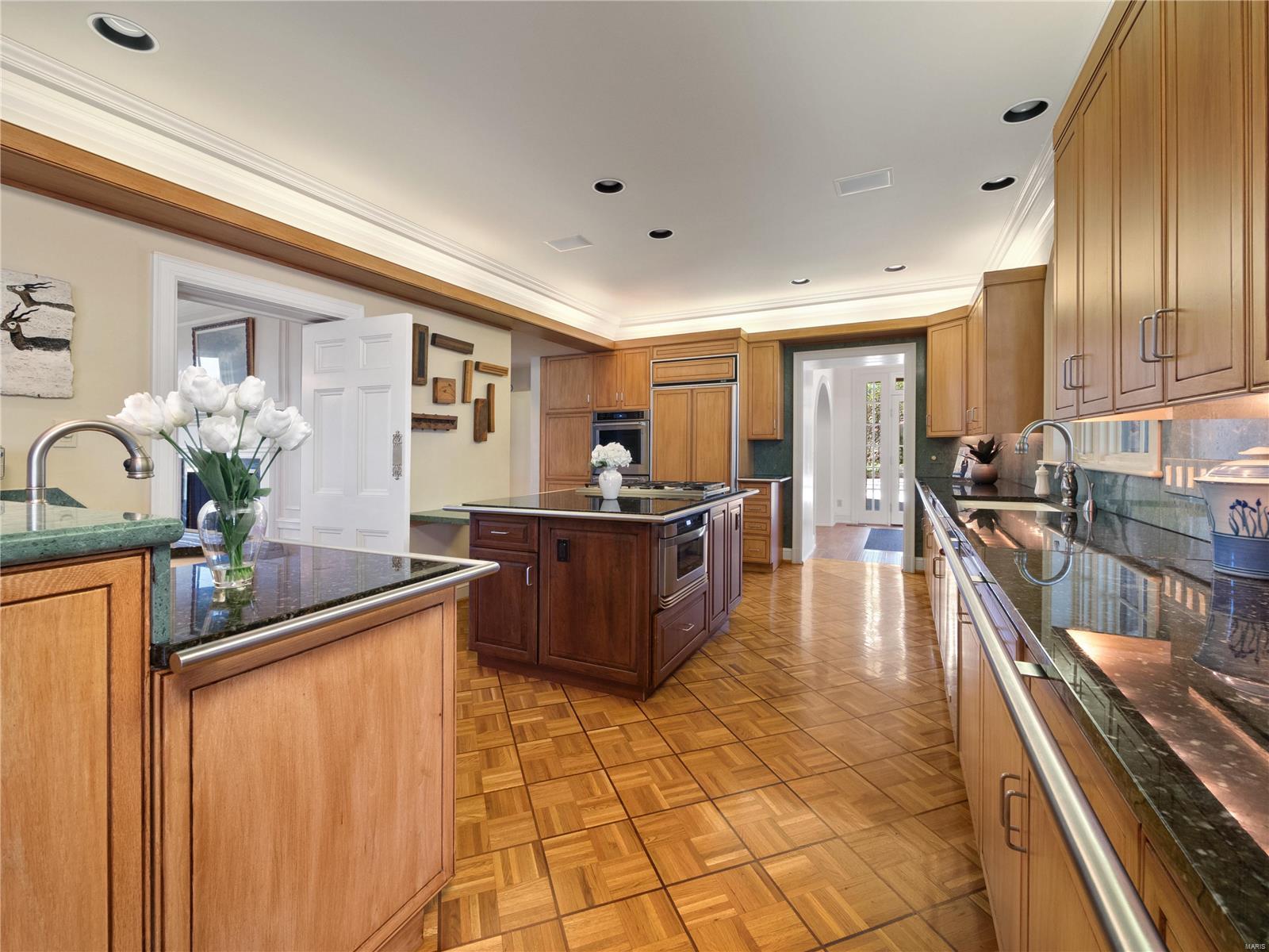 10 Carrswold Drive Clayton, MO 63105 - Photo 19 of 53