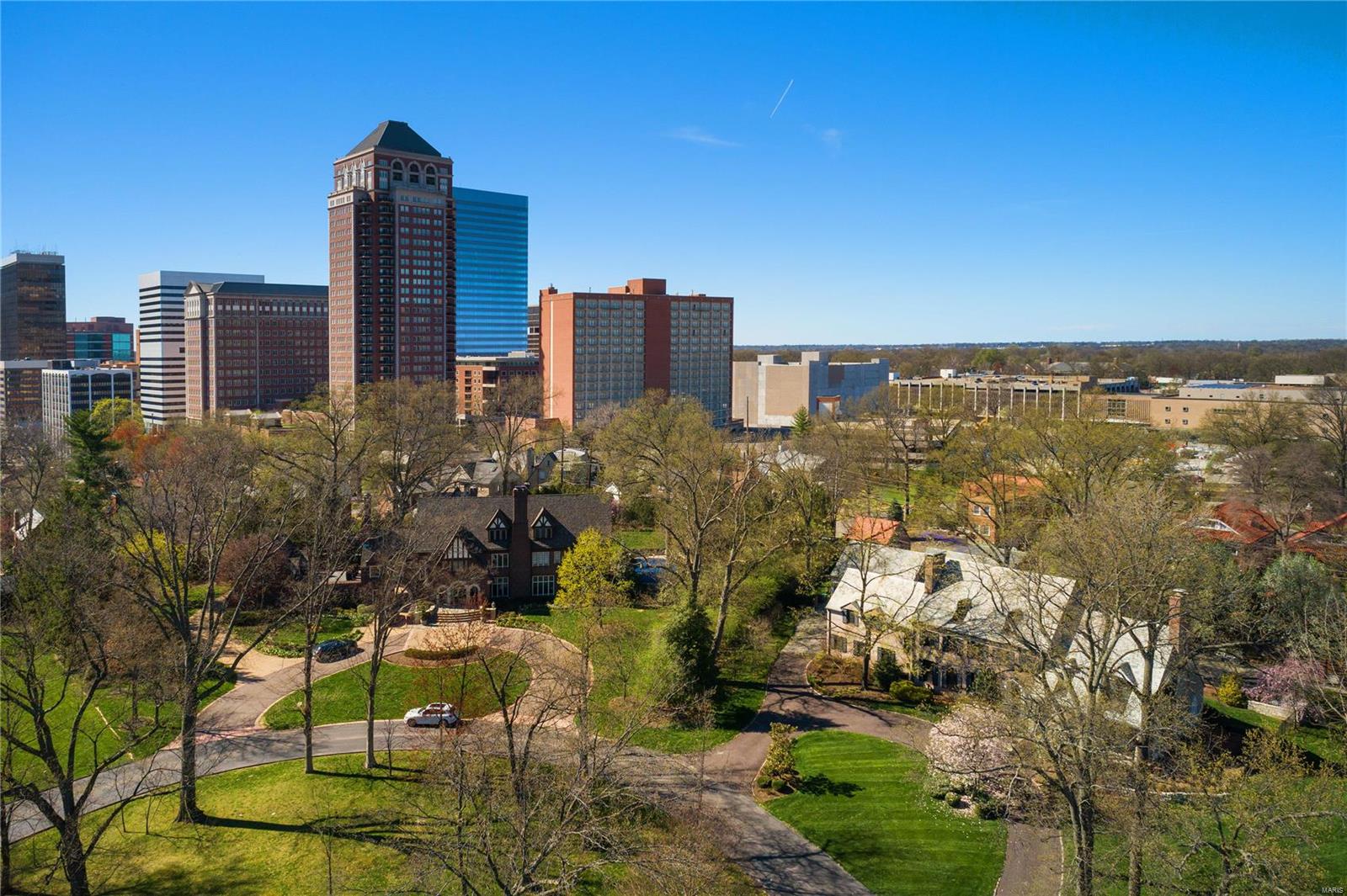 10 Carrswold Drive Clayton, MO 63105 - Photo 4 of 53