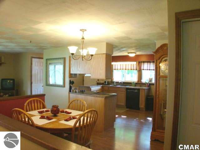 627 Rockingham Avenue Alma, MI 48801 - Photo 19 of 25 1770697-18.JPG