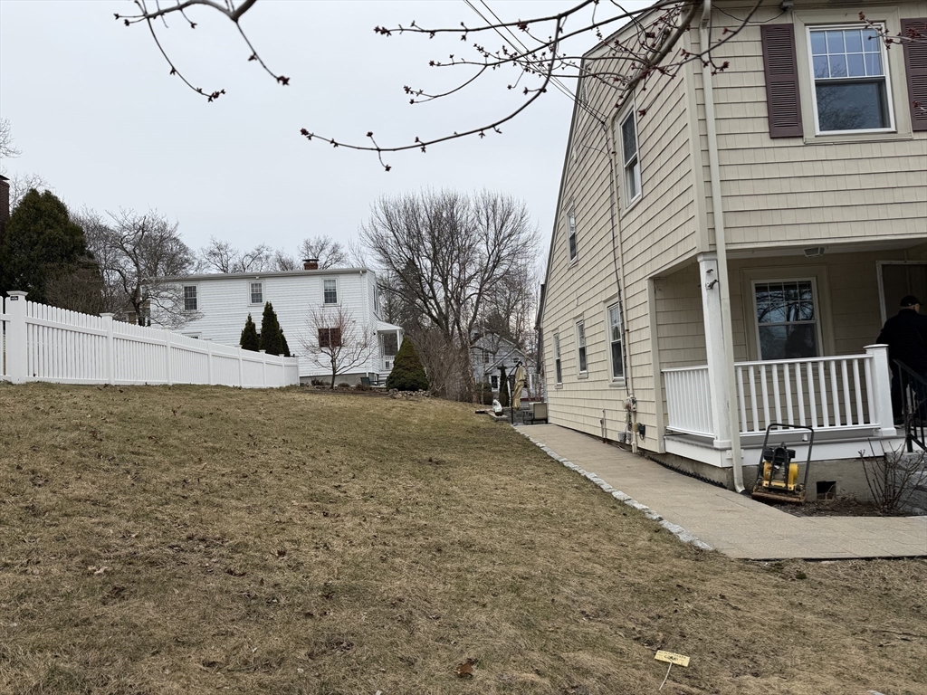 25 Walnut Terrace Arlington, MA 02476 - Photo 4 of 33