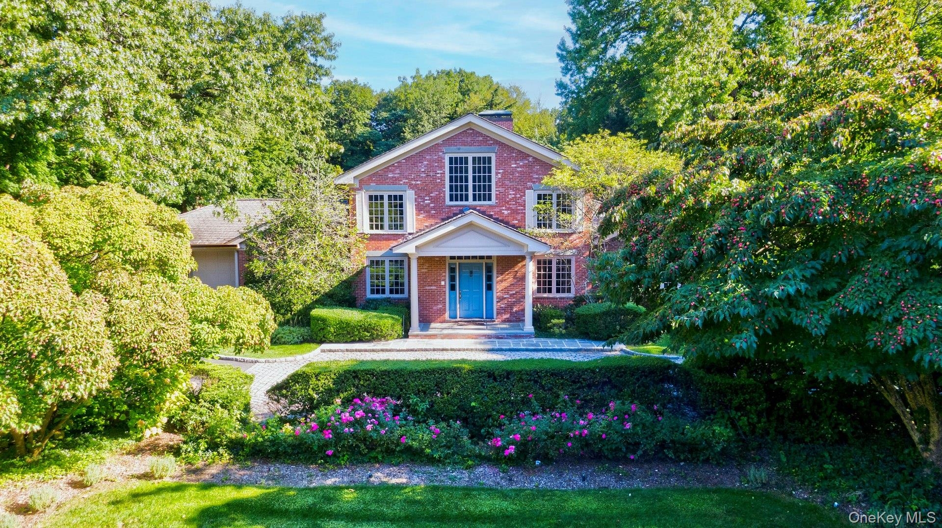 16 Barkers Point Road Sands Point, NY 11050 - Photo 1 of 46