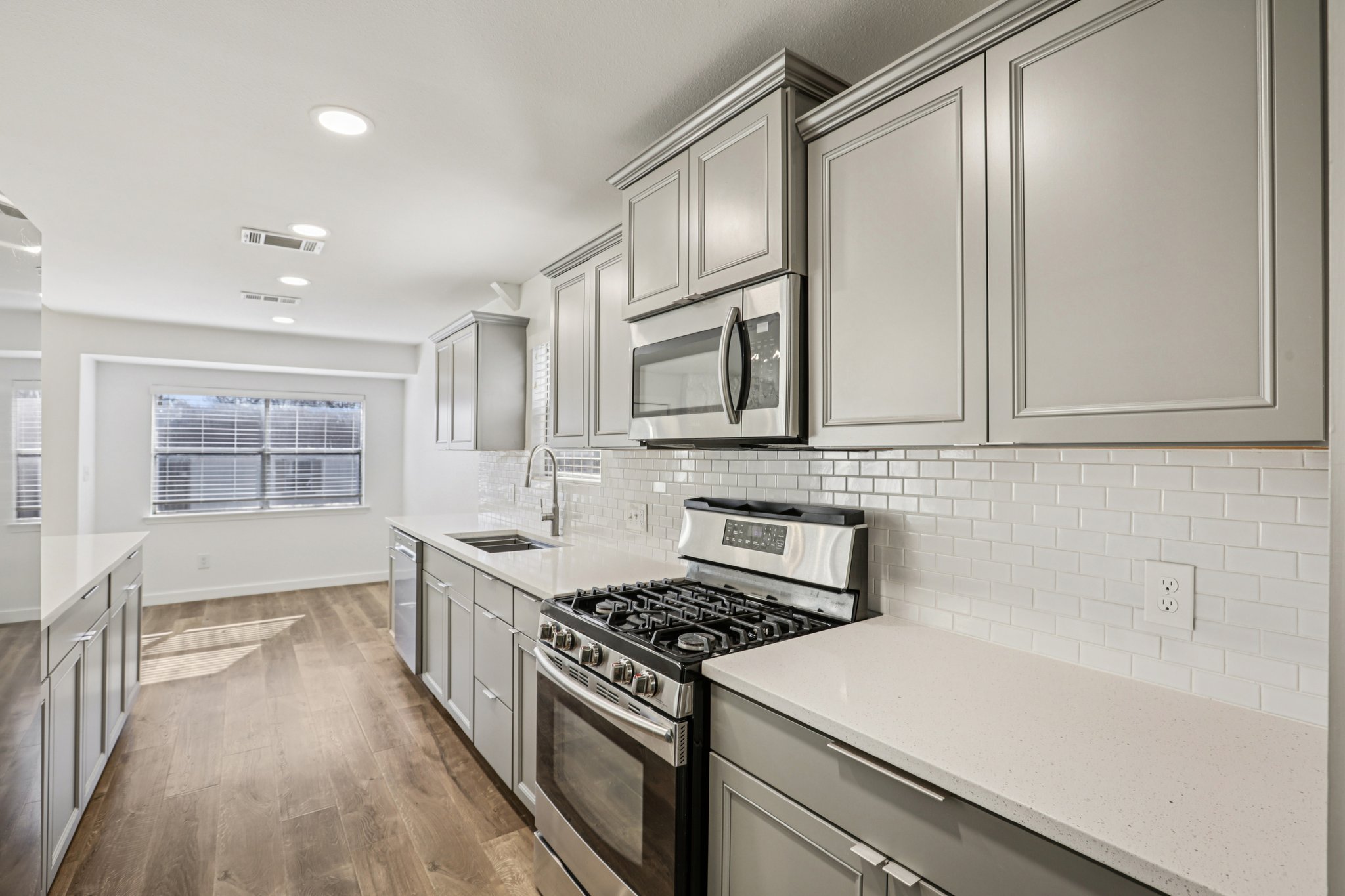 2713 Crownspoint Drive Austin, TX 78748 - Photo 15 of 34