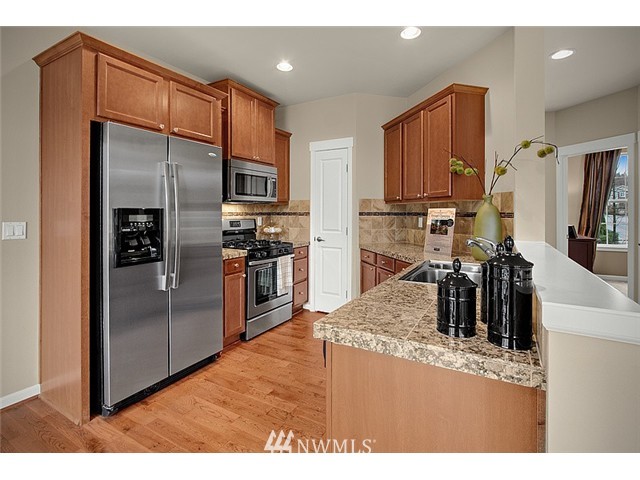 3723 219th Street Southeast Bothell, WA 98021 - Photo 7 of 14