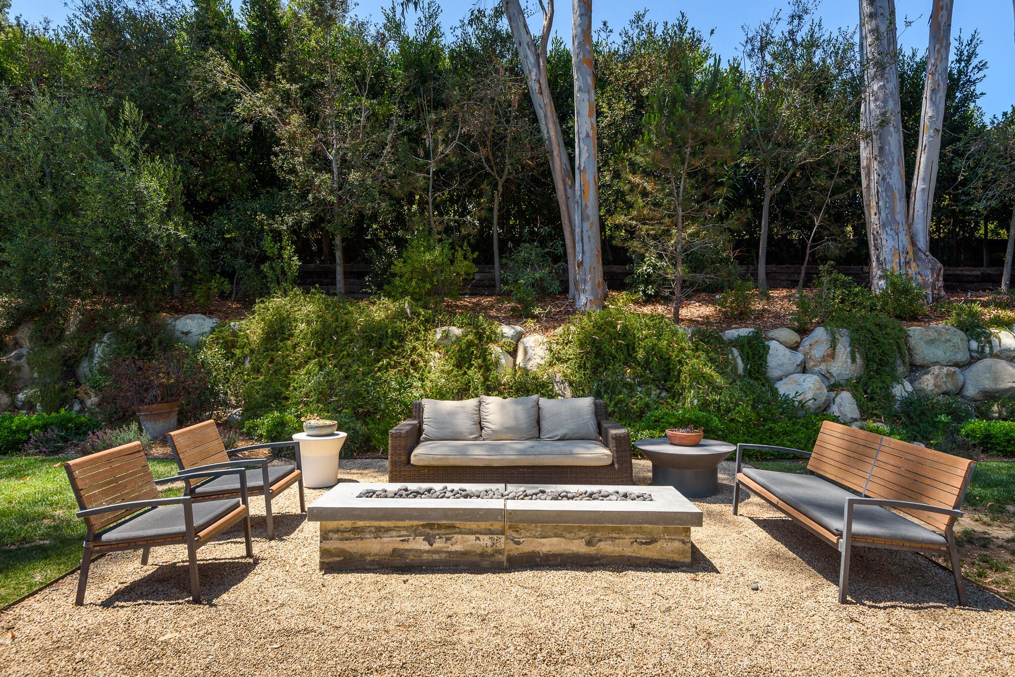 2900 Sycamore Canyon Road Montecito, CA 93108 - Photo 13 of 20 Sitting area