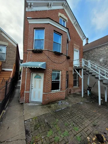 $1,000 | 2817 West Cullerton Street, Unit 1R, Chicago, IL 60623