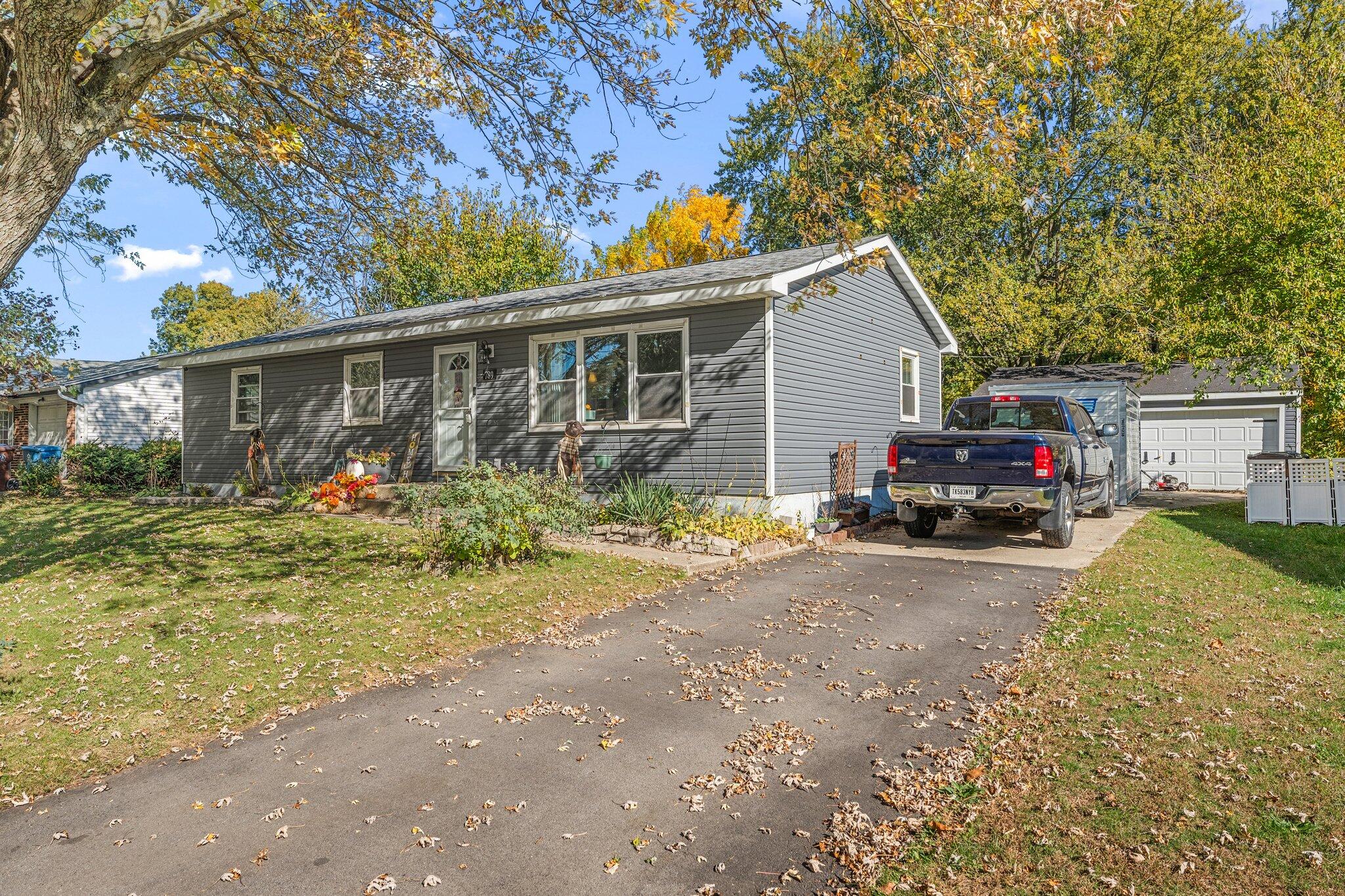 789 Devonshire Road Valparaiso, IN 46385 - Photo 18 of 24 2048x1365