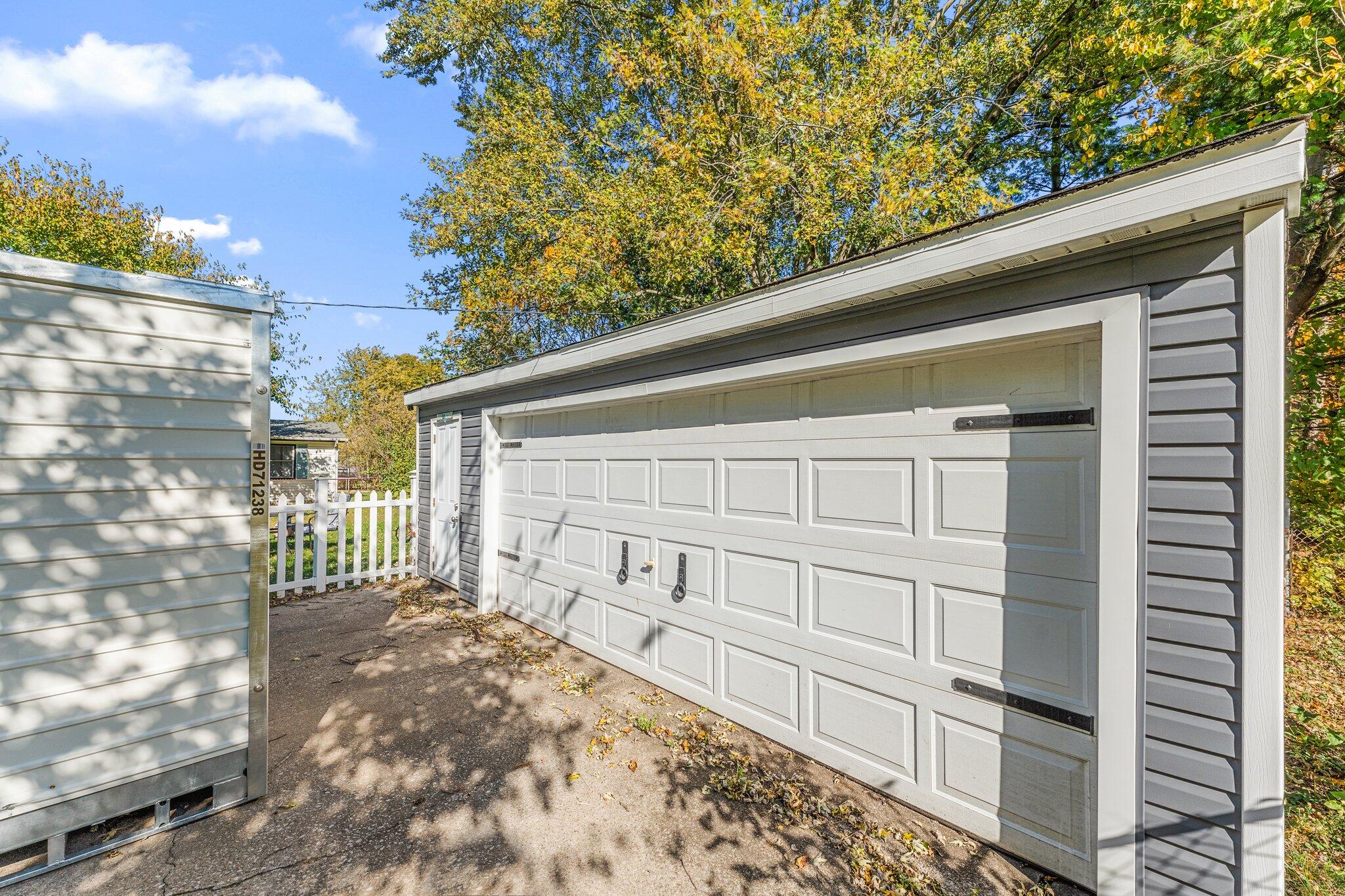 789 Devonshire Road Valparaiso, IN 46385 - Photo 19 of 24 2048x1365