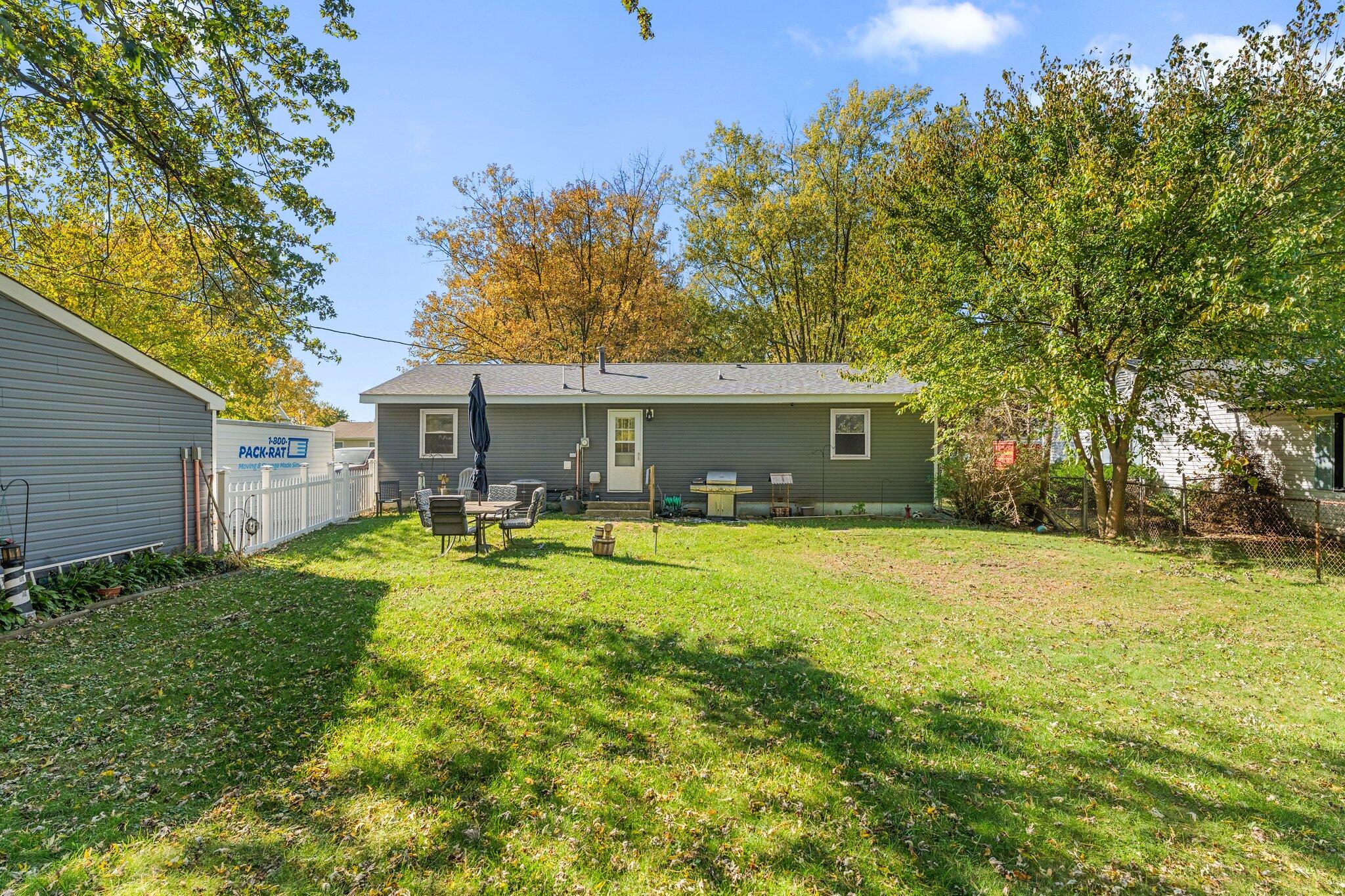 789 Devonshire Road Valparaiso, IN 46385 - Photo 22 of 24 2048x1365