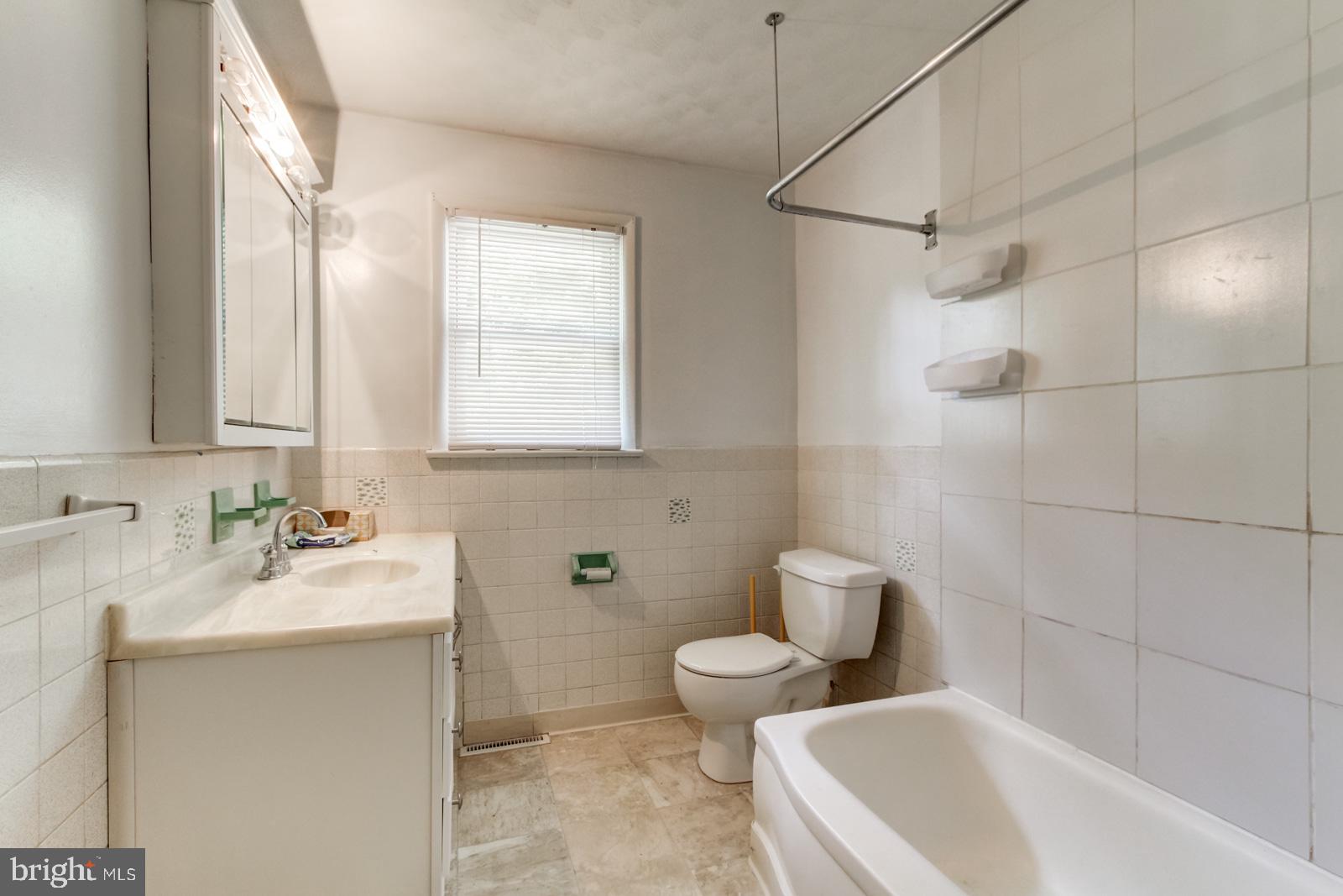 405 Corbin Road York, PA 17403 - Photo 14 of 25