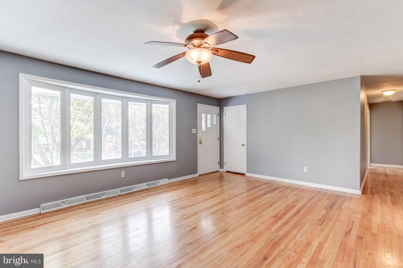 405 Corbin Road York, PA 17403 - Photo 3 of 25