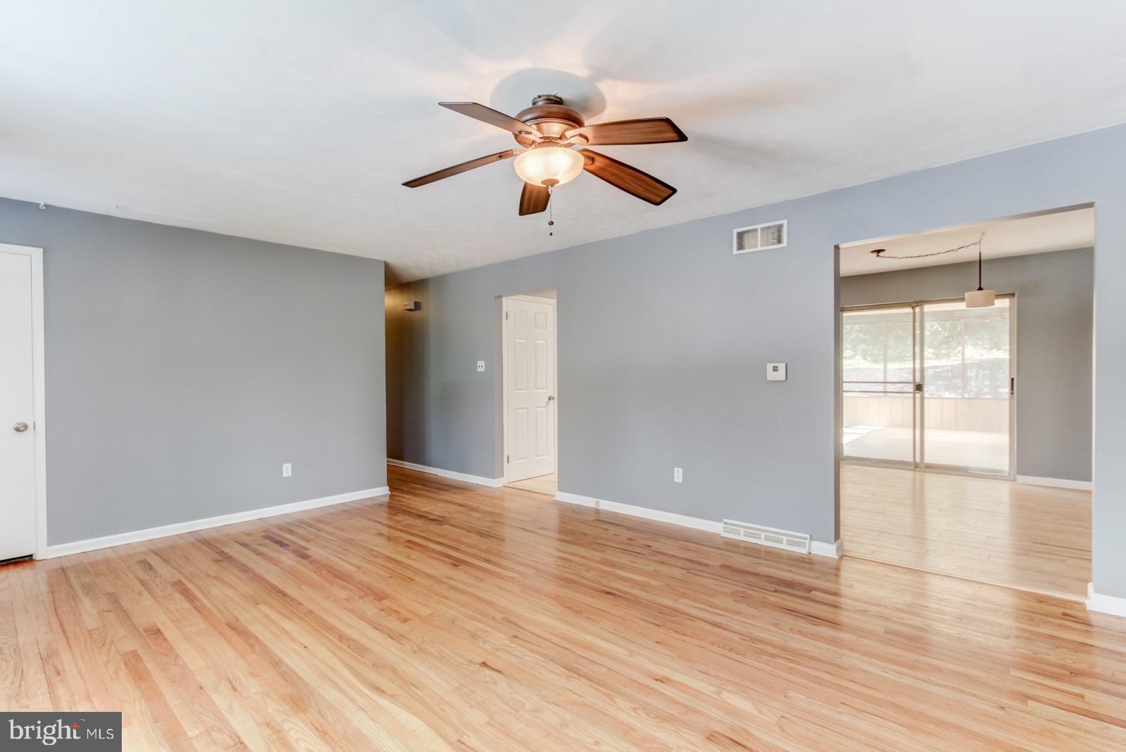 405 Corbin Road York, PA 17403 - Photo 4 of 25