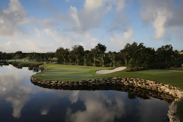 $5,950,000 | 6860 Queenferry Circle, Boca Raton, FL 33496