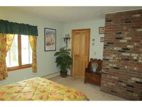 84 Fay Boyden Road Wardsboro, VT 05360 - Photo 12 of 23 Gallery Image 12