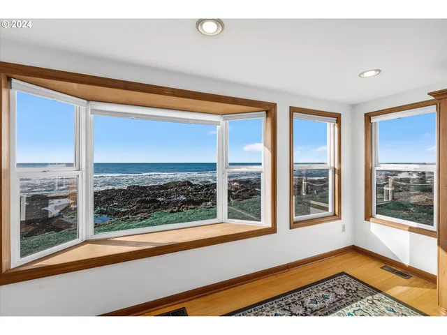 $895,000 | 93 Gender Drive, Yachats, OR 97498