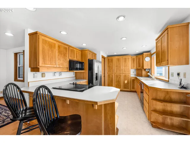 $895,000 | 93 Gender Drive, Yachats, OR 97498