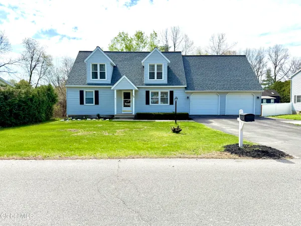 $399,000 | 15 Wynnefield Drive, South Glens Falls, NY 12803