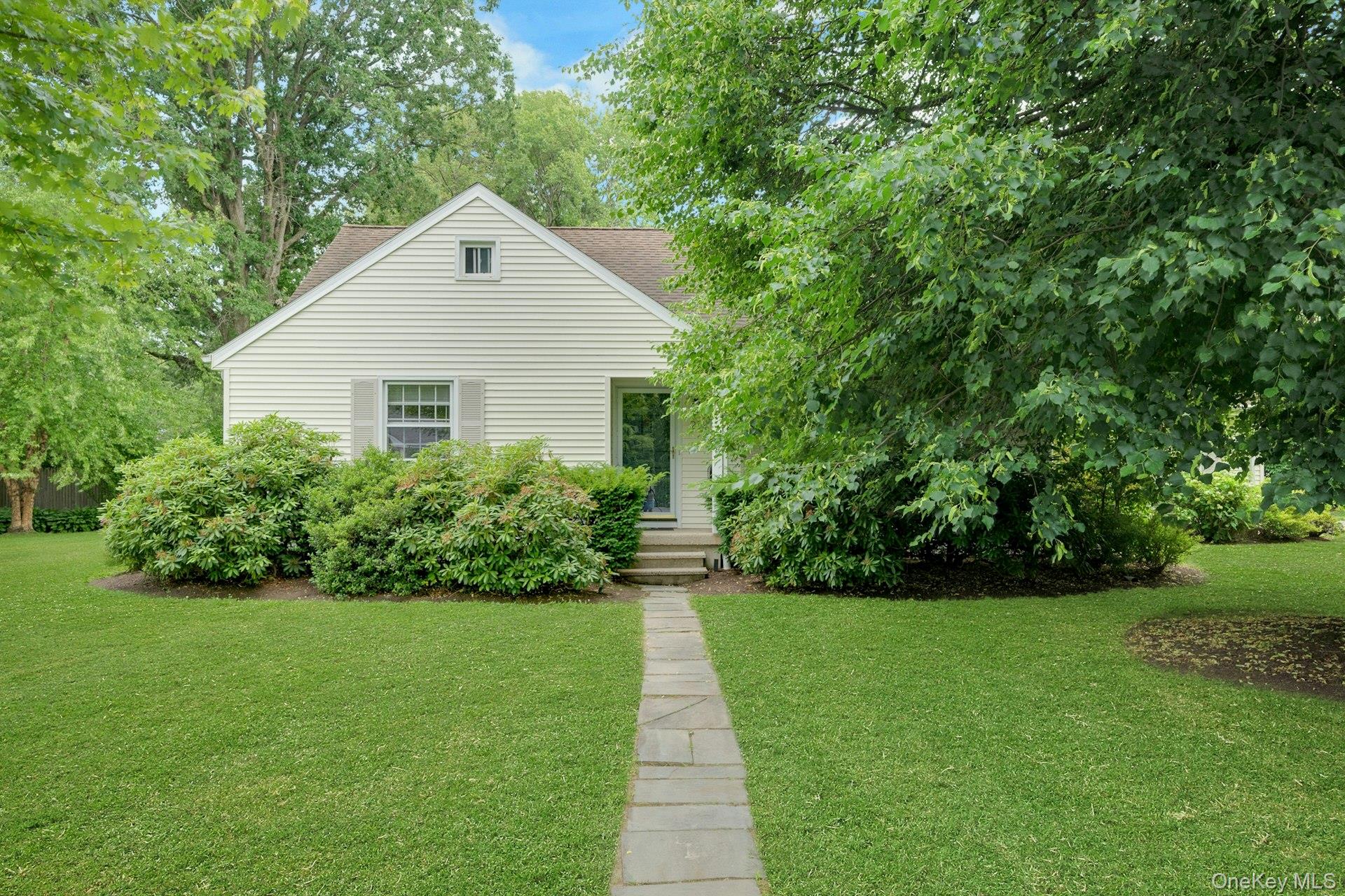 29 Old Orchard Road Rye Brook, NY 10573 - Photo 1 of 42