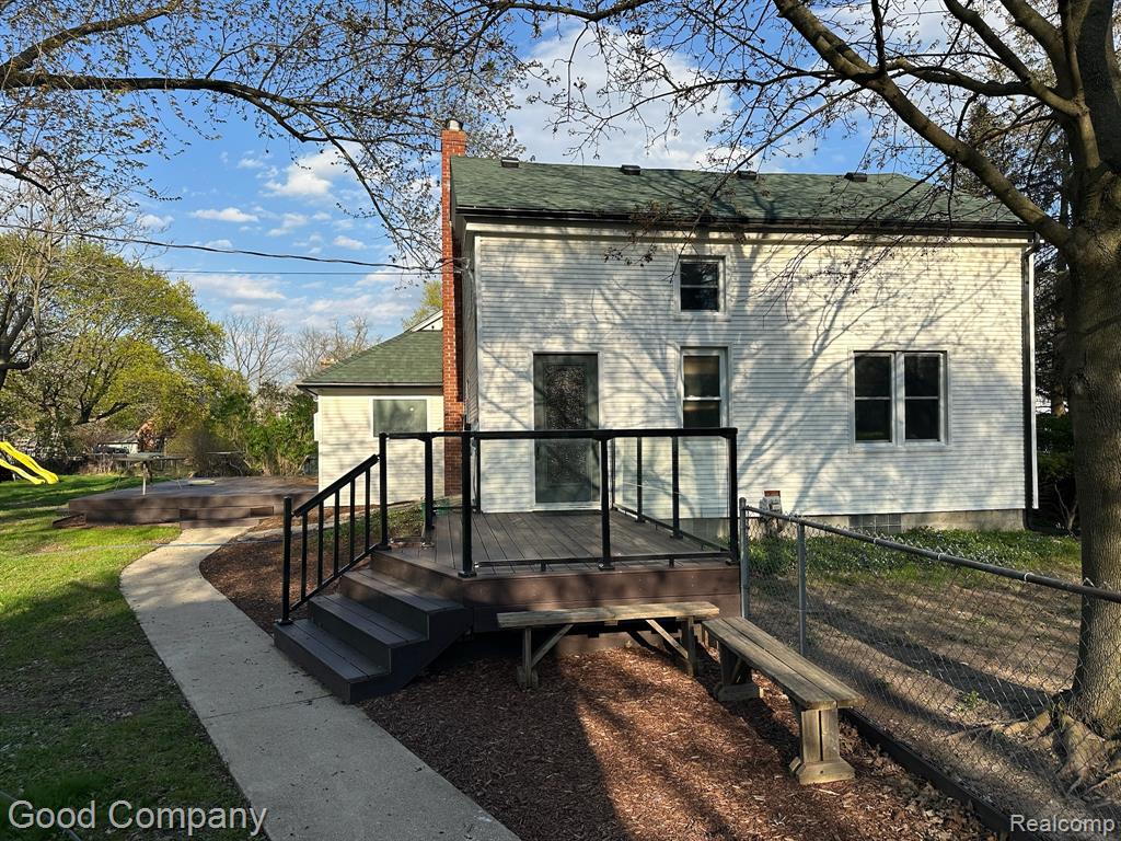 720 West Commerce Road Commerce Township, MI 48382 - Photo 1 of 19