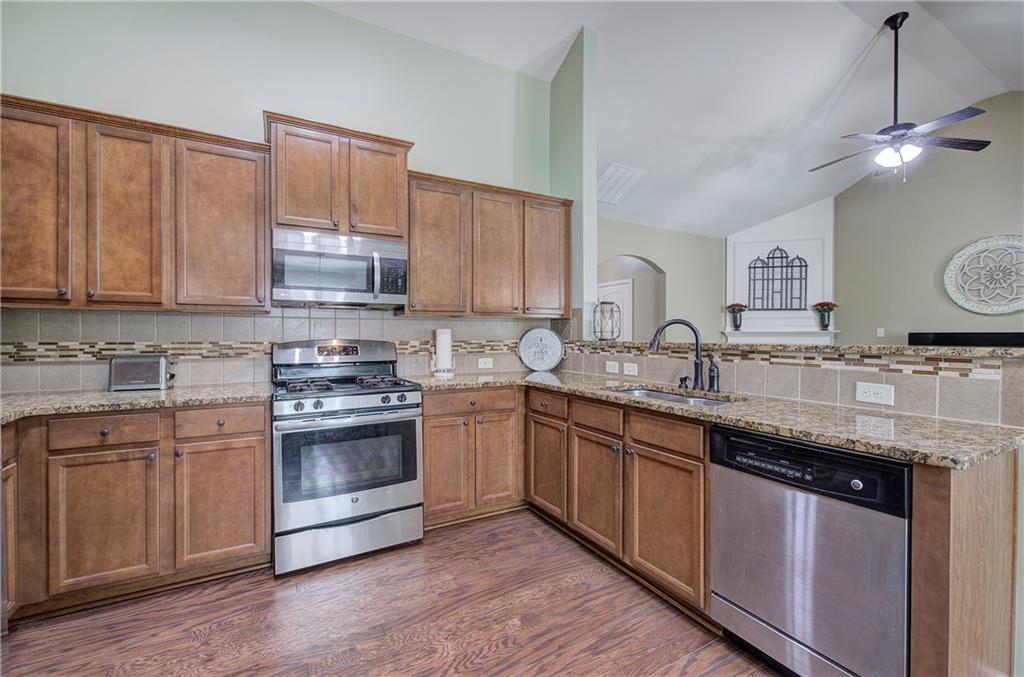 584 Olympic Way Acworth, GA 30102 - Photo 9 of 44