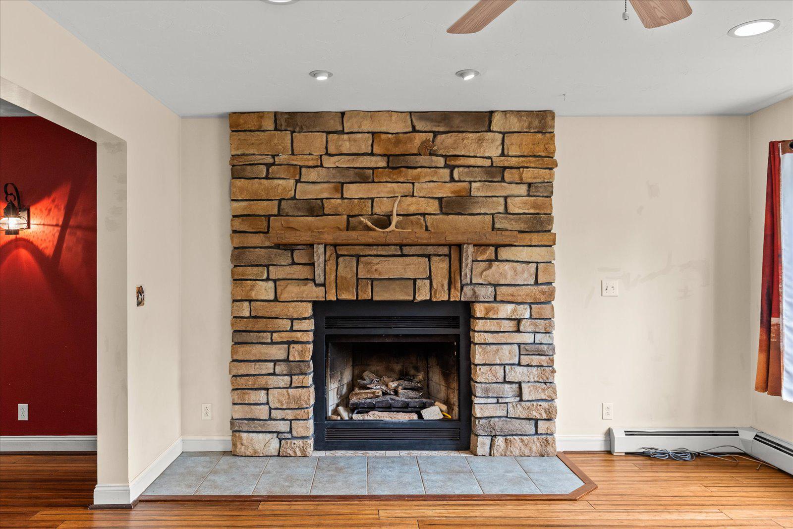 333 Newcomer Road Windsor, PA 17366 - Photo 12 of 112 Family room