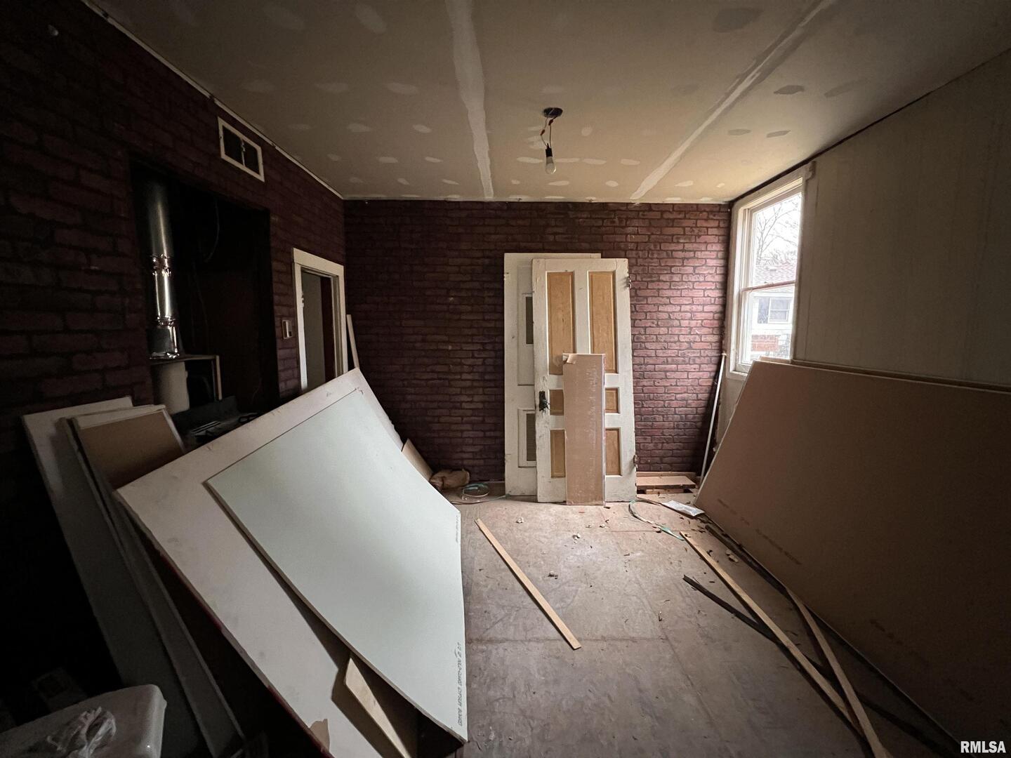 406 South University Avenue Carbondale, IL 62901 - Photo 12 of 36