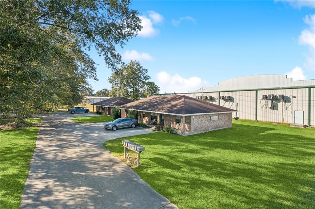 14106 West Club Deluxe Road Hammond, LA 70403 - Photo 3 of 18