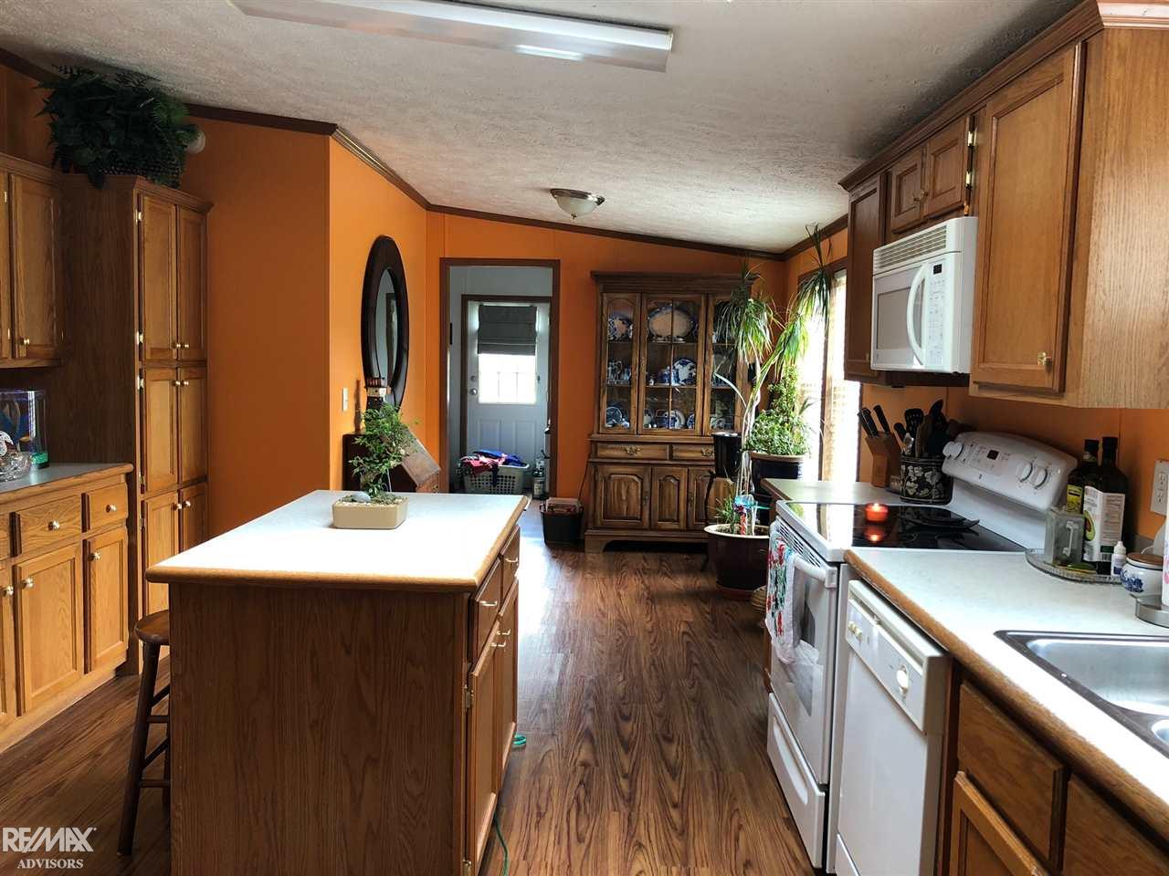 7354 Bealane Road Algonac, MI 48001 - Photo 17 of 36 31356932-16.JPG
