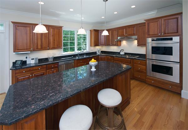 153 Rangeley Road Brookline, MA 02467 - Photo 6 of 18