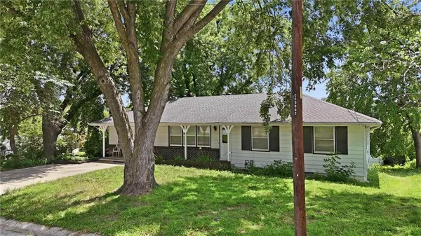 $265,000 | 483 Northeast Meadowbrook Road, Kansas City, MO 64119